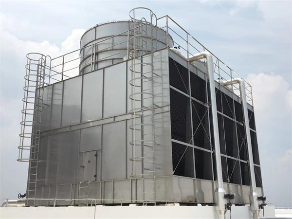 具有節(jié)水和消白煙功能的大型工業(yè)冷卻塔